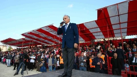 Bayraklı’da 1.230 Çocuk “Atam İzindeyiz” Dedi