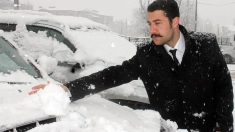 Ağrı'da Beklenmedik Kar Yağışı