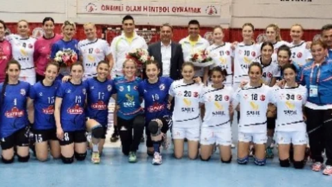 Muratpaşa'nın Hentbol Mücadelesi