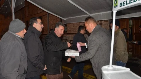 Ereğli'de Kandil Lokumu İkramı