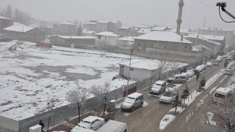 Patnos'ta Kar Yağışı Etkili Oldu