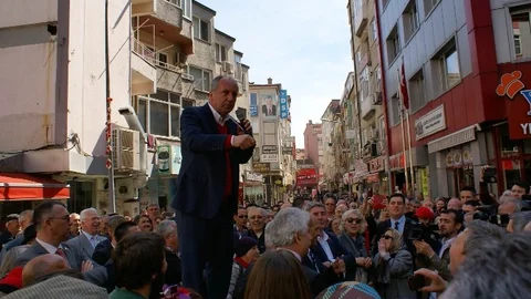 Muharrem İnce Ayakkabı Boyadı