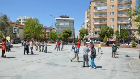 Aydın'da Ekrem Çifçi İlkokulu Spor Alanlarına Kavuştu