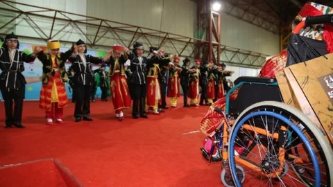 Kocaeli’de İkiz Kardeşin Gösterisinde Destek