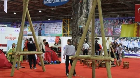 Kocaeli'de İzcilik Eğitimi Fuarı'nda Veriliyor