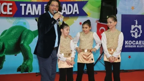 Burak Sezen Çocuklarla Buluştu