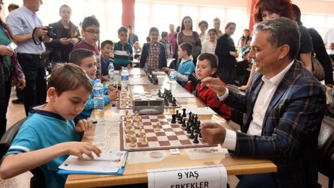 Antalya'da Satranç Turnuvası Açıldı