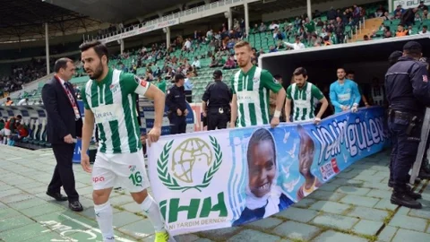 Bursaspor - İstanbul Başakşehir Maçı Devam Ediyor