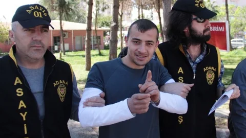 Adana'da Durağa Silahlı Saldırı