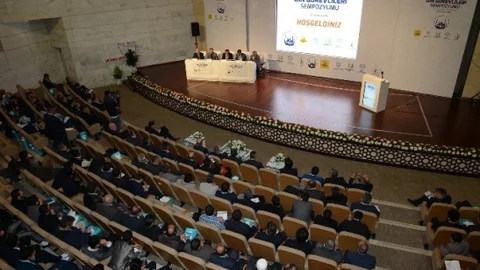 Konya'da Ulusal Din Görevlileri Sempozyumu