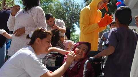 Ceyhan'da Ayakkabı Kampanyası