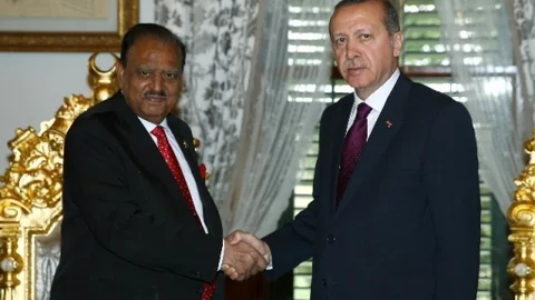 Erdoğan ve Pakistanlı Mevkidaşı Görüştü