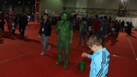 Kocaeli'de Canlı Heykellere İlgi Büyük