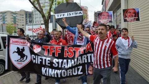 Samsunspor Taraftarları İstifa Çağrısı Yaptı