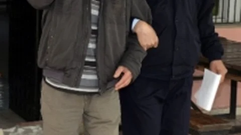 Adana'da Baba Kızını Bıçakladı