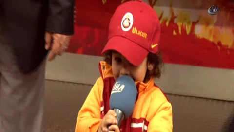 Yasin Öztekin'in Oğlu Şarkı Söyledi