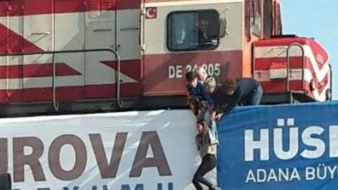 Adana'da Köprüde Kurtarılan Genç Kız