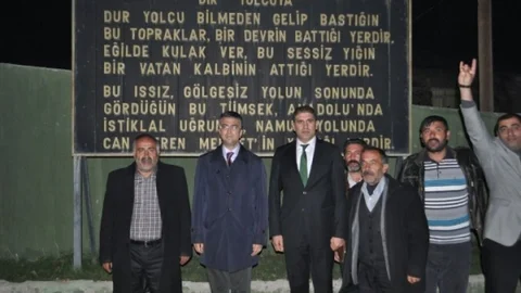 MHP Adayları Erzurum'da Seçim Çalışmalarını Sürdürüyor