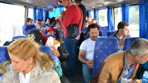 Bozyazı'da Kaçak Göçmenlere Yiyecek Yardımı