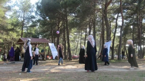 Çanakkale'de Misafir Öğrenciler Piknikte Eğlendi