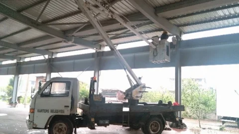 Kartepe'de Aydınlatma Çalışmaları Sürüyor