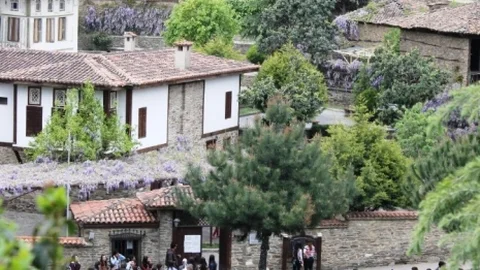 Birgi Piknik Alanları Ziyaretçi Akınına Uğradı