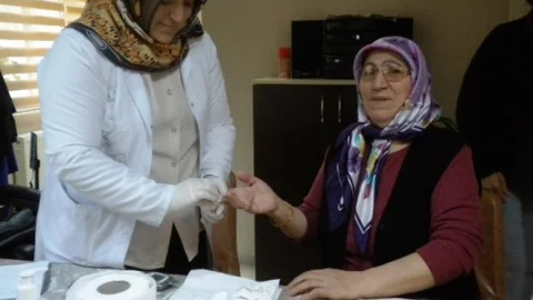 İzmit'te Emeklilere Sağlık Kontrolü