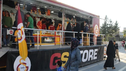 Galatasaray Store TIR'ı Cizre'de Açıldı