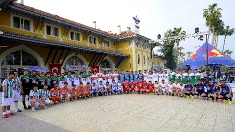 Adana'da Sokak Futbolu Şampiyonu Dadaş Bulls Oldu