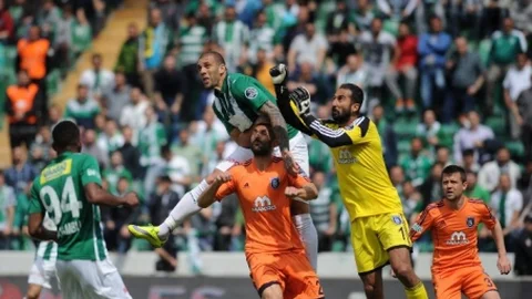 Bursaspor, Trabzonspor ve Başakşehir Avrupa Kupası İçin Yarışıyor