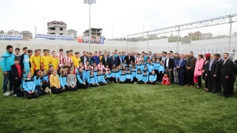 Karşıyaka Spor Kompleksi Açıldı