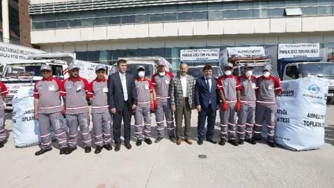 Kağıt Toplayıcıları Artık Tek Tip Kıyafetle Çalışacak