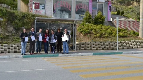 Gemlik'te Trafik Lambası İmza Kampanyası