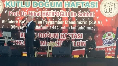 Nihat Hatipoğlu Lapseki'de Konferans Verdi