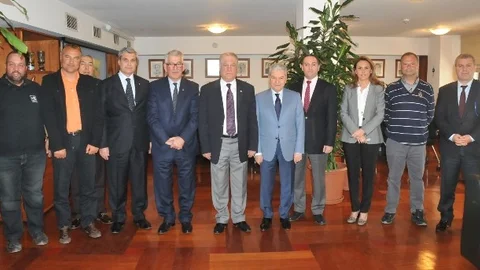 İzmir Körfezi'nde Yelkencilik Gelişiyor