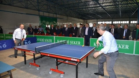 Kayseri'de Masa Tenisi Turnuvası Başladı