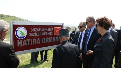 Düzce'de Gaziler İçin Fidan Dikimi