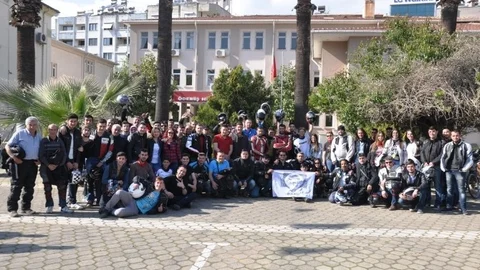 İzmir Gençleri Bahar Gezisi Düzenledi