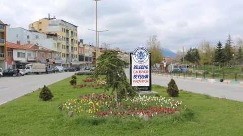 Beyşehir'de 60 Bin Lale Soğanı Dikimi Yapıldı