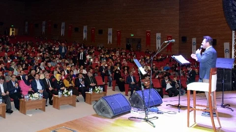 Uğur Işılak Konseri Aksaray'da Gerçekleşti