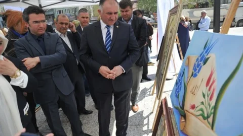 Orhangazi'de Sanat Sergisi Açıldı
