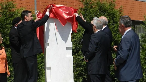 Kosova’da Kayıp Kişiler Heykeli Dikildi