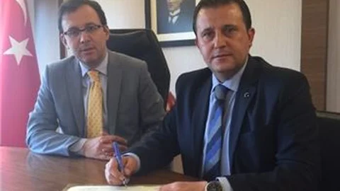 Menderes'te Halı Saha Protokolü İmzalandı