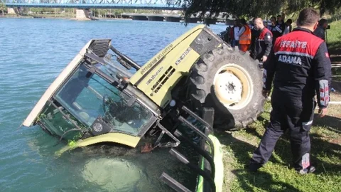 Adana'da Traktör Nehre Uçtu