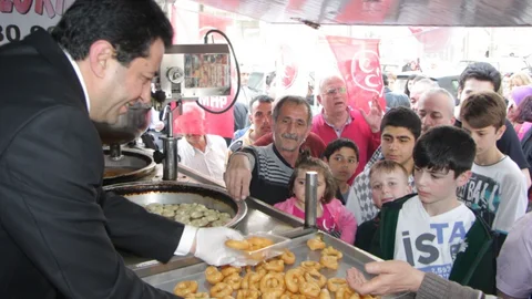 MHP Bursa Adaylarından Lokma İkramı