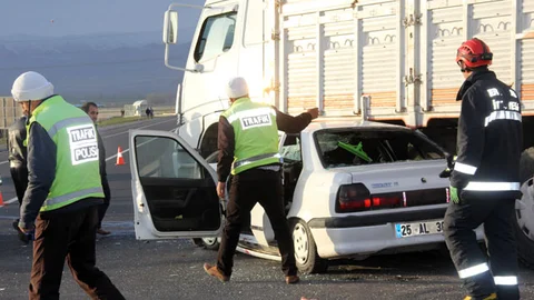 Erzurum'da Askeri Araç Kazası