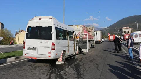 Denizli'de Trafik Kazası 8 Yaralı
