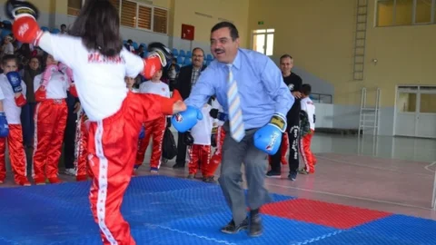 Kula'da Kick Boks Dostluk Maçları Yapıldı
