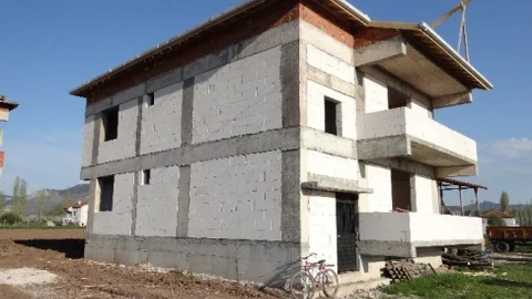 Gölpazarı'nda İnşaatta Düşme Olayı