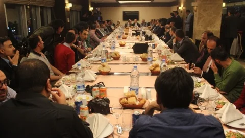 AK Parti Van'da Basın Toplantısı Düzenledi